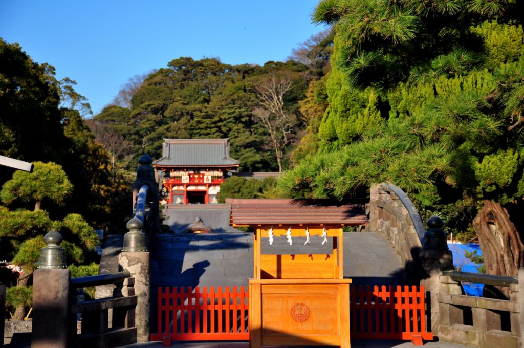 22 神奈川の鶴岡八幡宮で戌の日の安産祈願 混雑状況 初穂料 服装 持ち物 お守りや腹帯の種類は 戌の日はいつ Family Navi ファミリーナビ